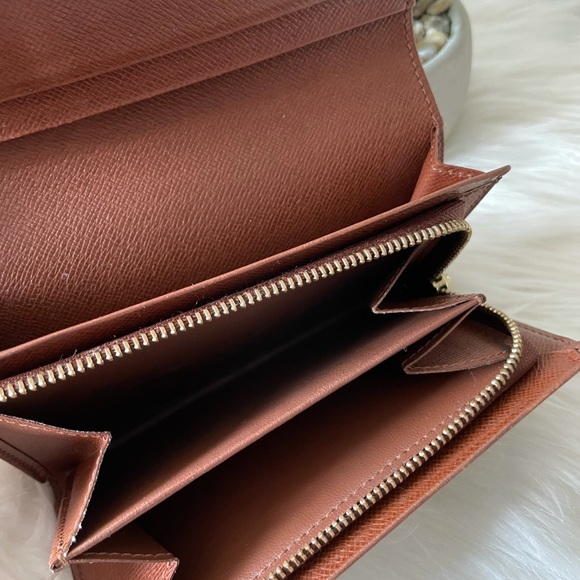 LOUIS VUITTON BIFOLD MONOGRAM WALLET - Picture 13 of 16